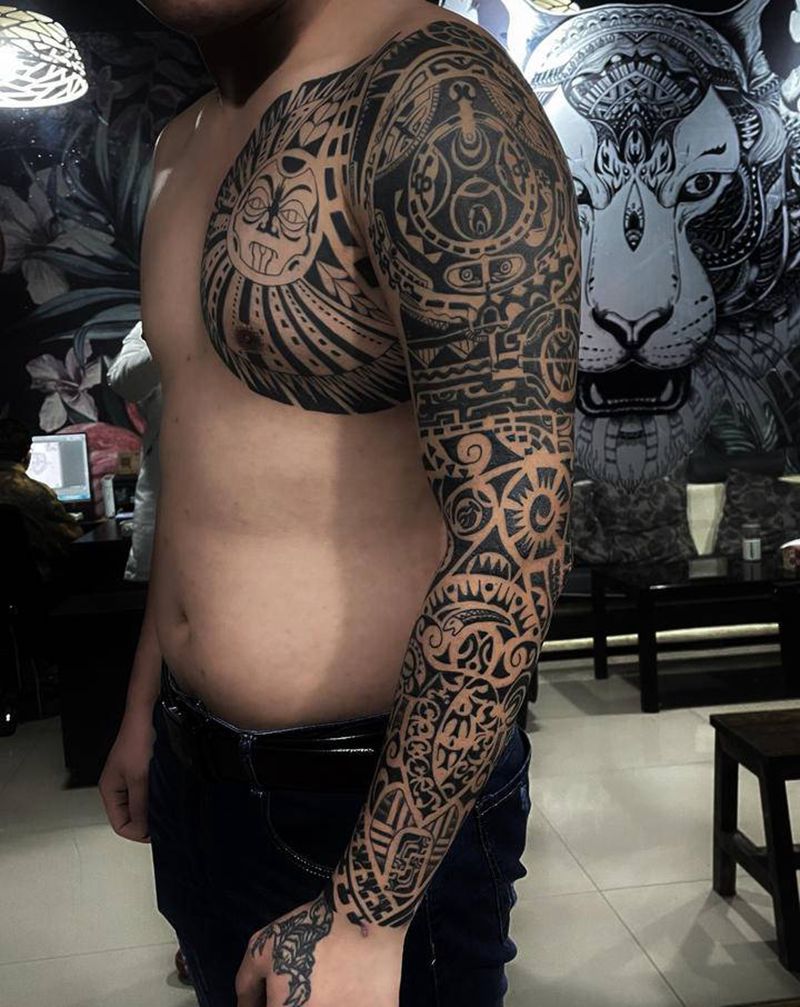 店内师傅作品  图腾花臂纹身图片_手臂胸部图腾纹身图案