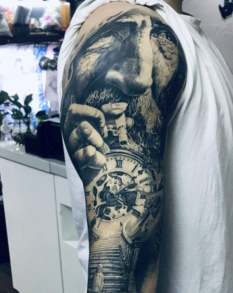 欧美写实成长守护纹身图片_手臂欧美写实纹身图案