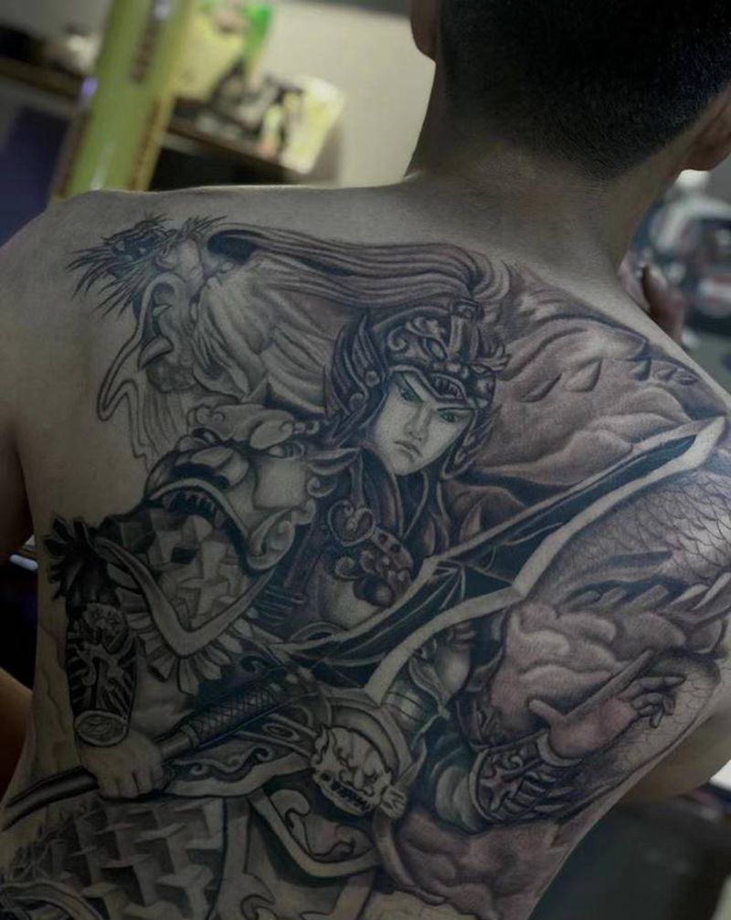 赵云/赵子龙 未完纹身图片_背部腰部新传统欧美写实赵云纹身图案