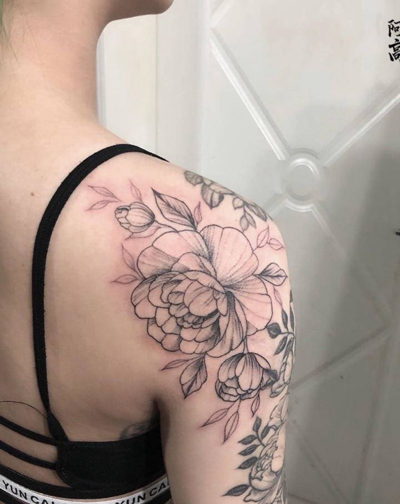 素花纹身图片_肩部点刺纹身图案