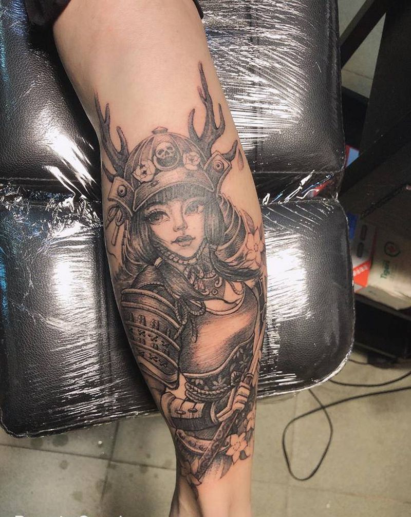 龙女纹身图片_腿部纹身图案