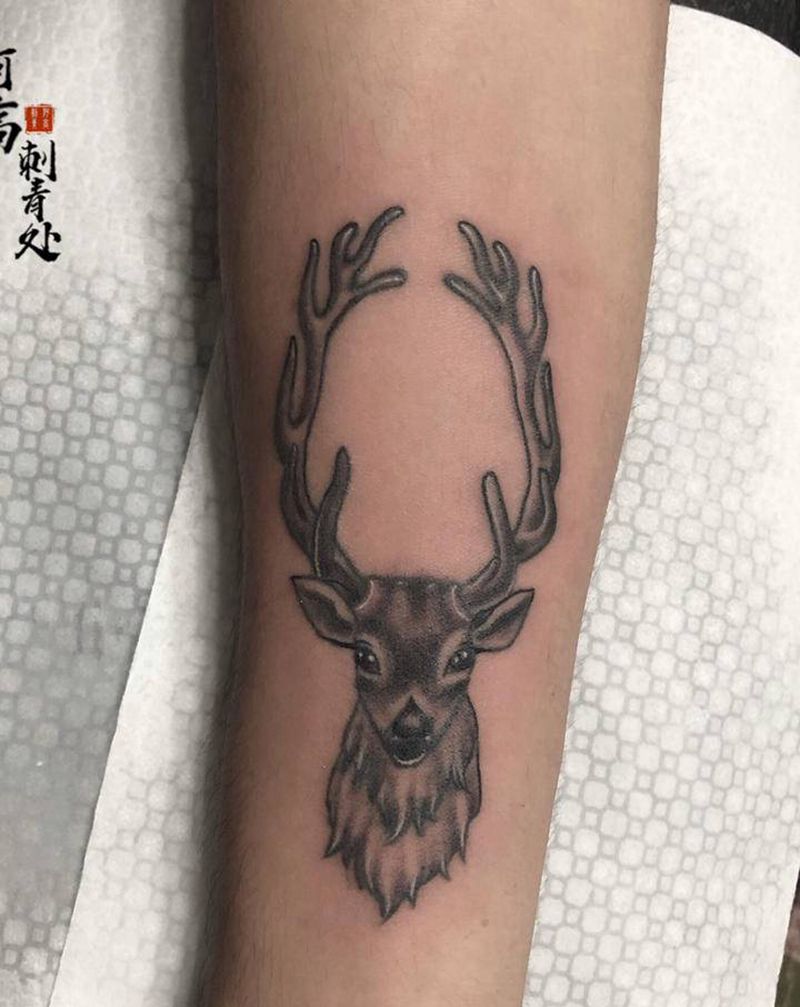 麋鹿纹身图片_手臂New School纹身图案