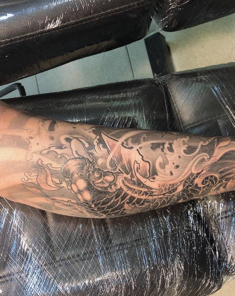 黑灰作品纹身图片_腿部纹身图案