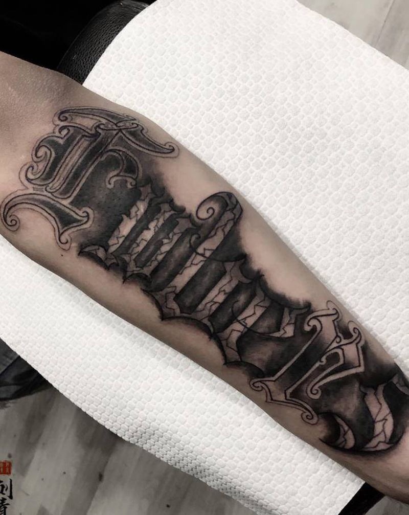 原创奇卡诺硬花纹身图片_手臂花体字纹身图案
