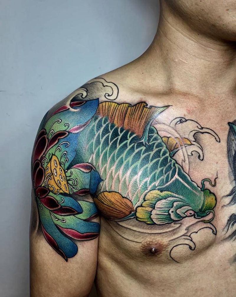 鲤鱼半甲纹身图片_手臂胸部新传统鲤鱼莲花纹身图案