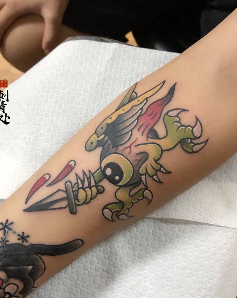 眼球纹身图片_手臂Old School纹身图案