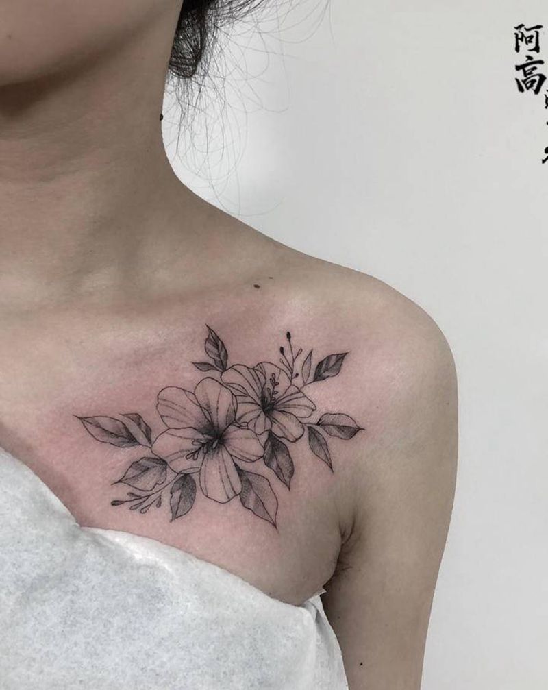 素花纹身图片_肩部点刺纹身图案