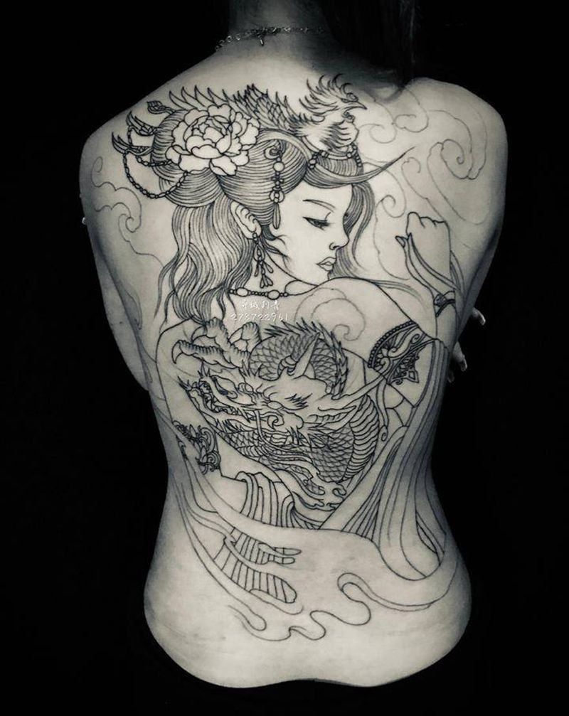侍女纹身图片_背部纹身图案