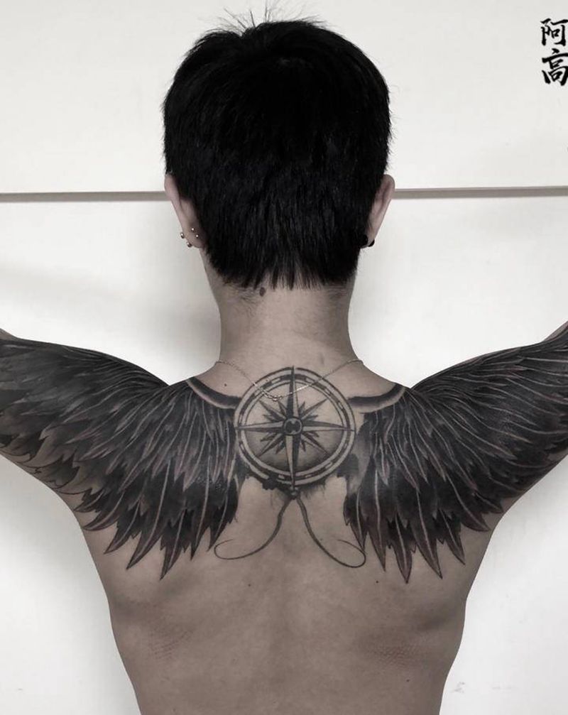 翅膀遮盖纹身图片_背部肩部New School纹身图案