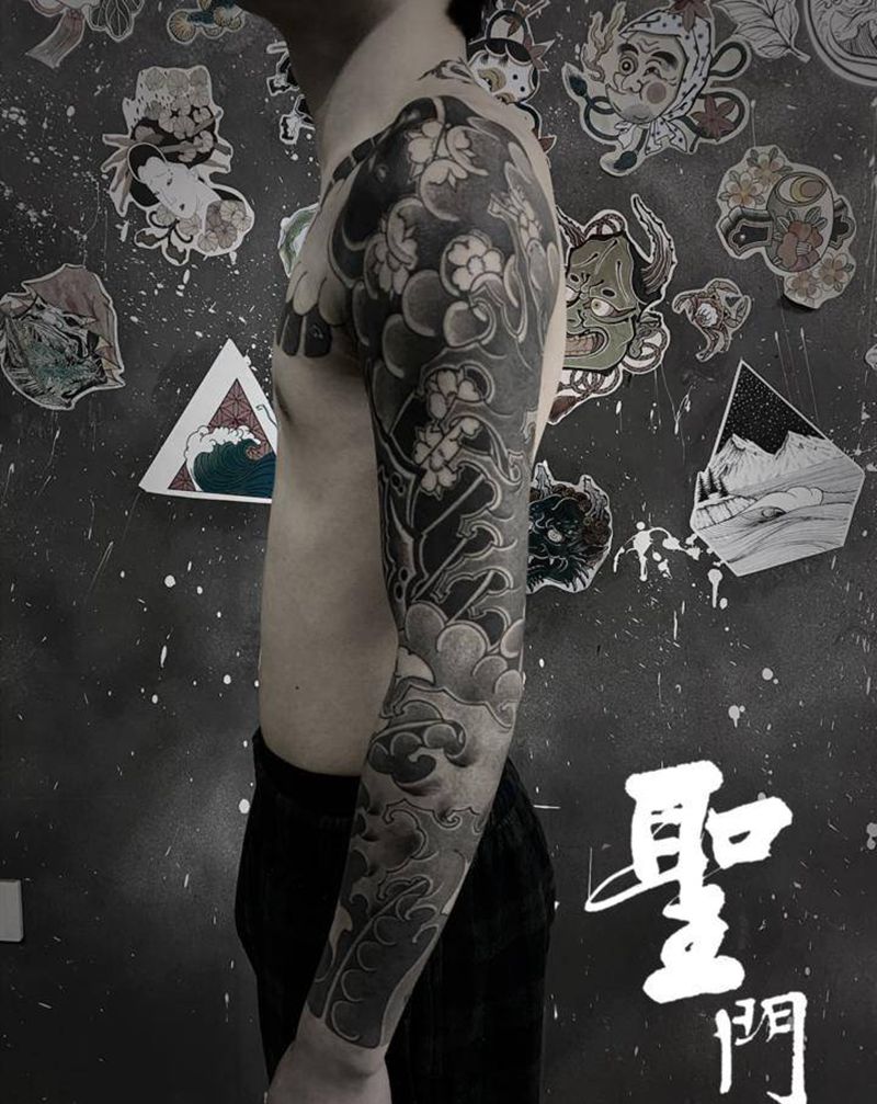 马蹄浪花臂纹身图片_手臂老传统纹身图案