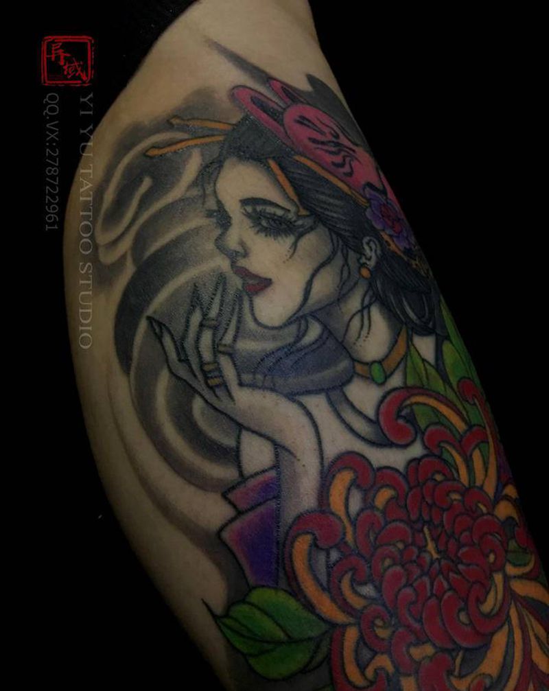 侍女纹身图片_腿部纹身图案