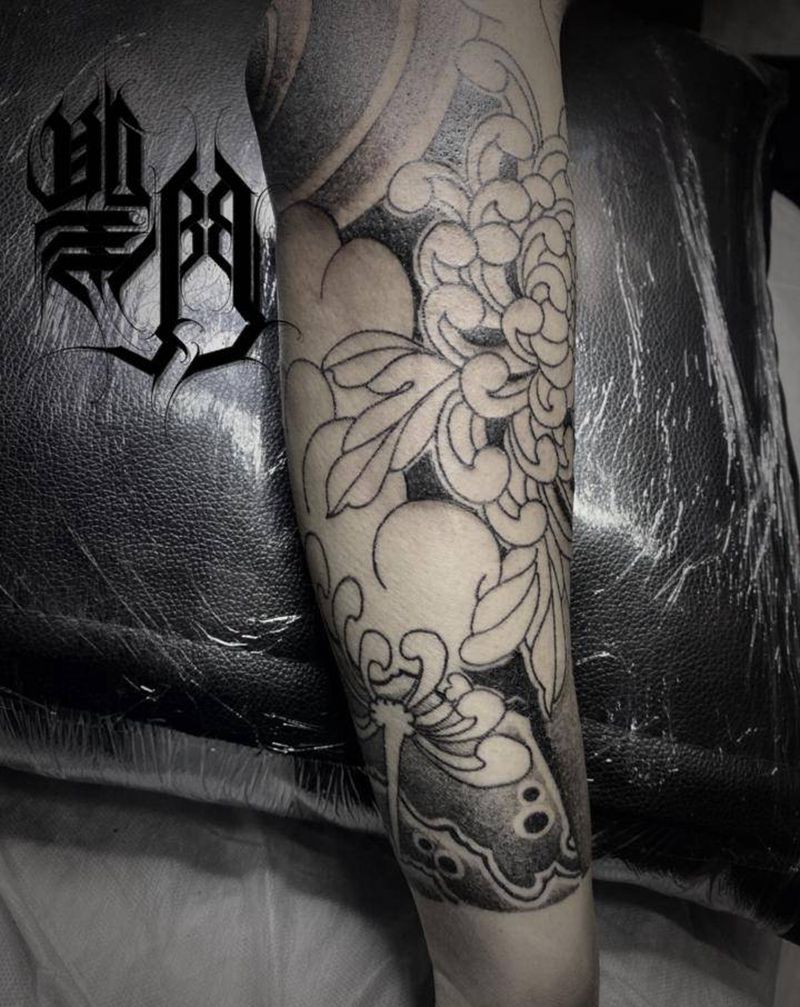 菊花臂纹身图片_手臂老传统纹身图案