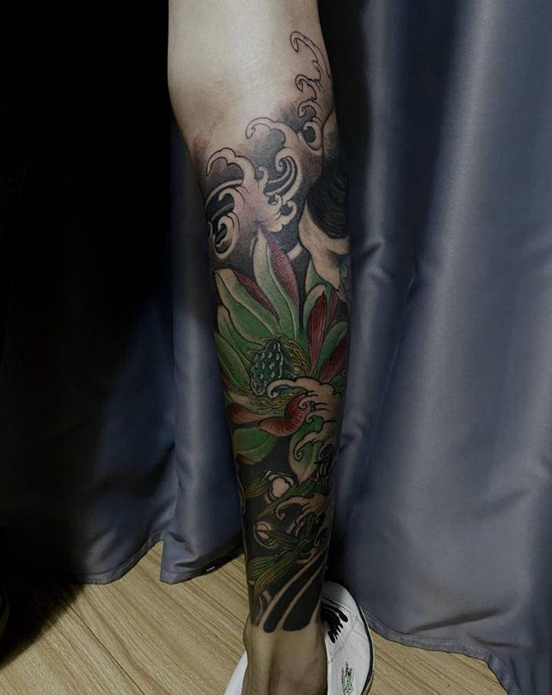 鹤纹身图片_腿部新传统纹身图案