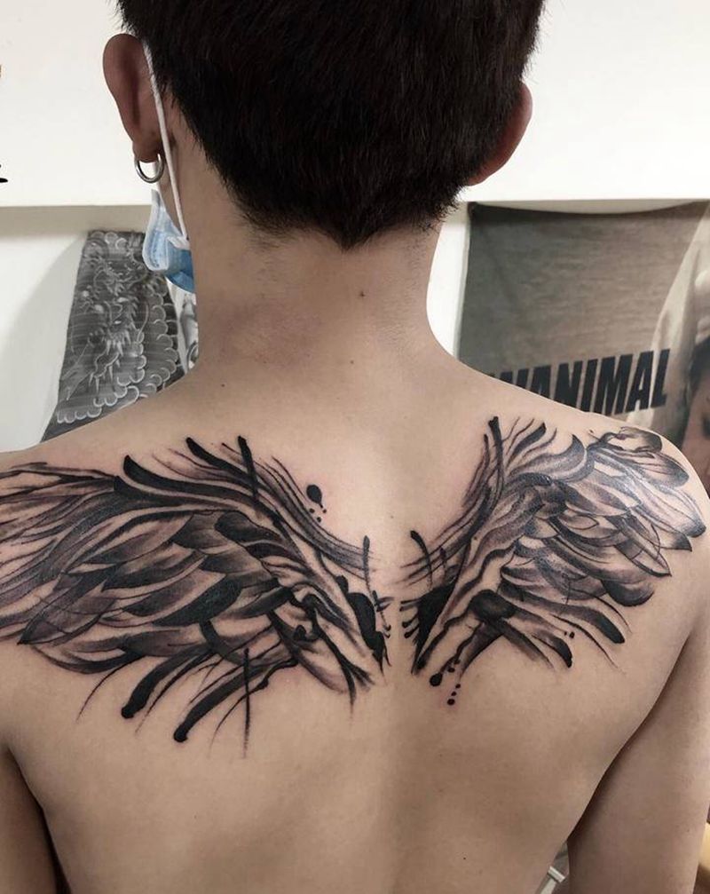 水墨翅膀纹身图片_肩部背部水墨纹身图案