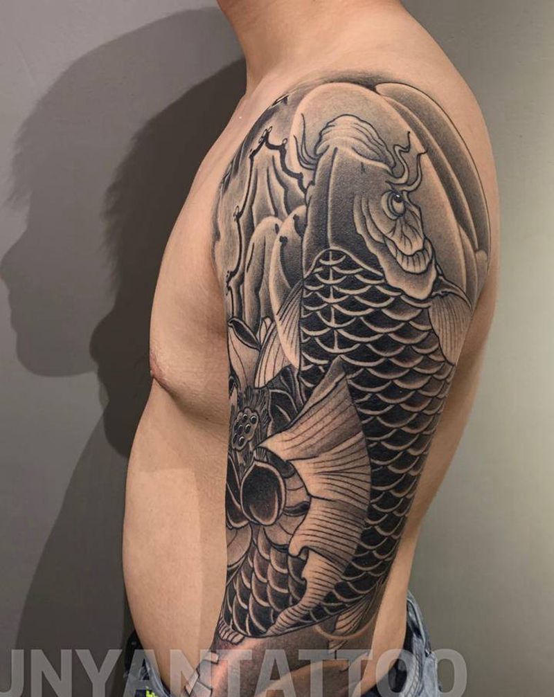 鲤鱼纹身图片_手臂新传统鲤鱼纹身图案