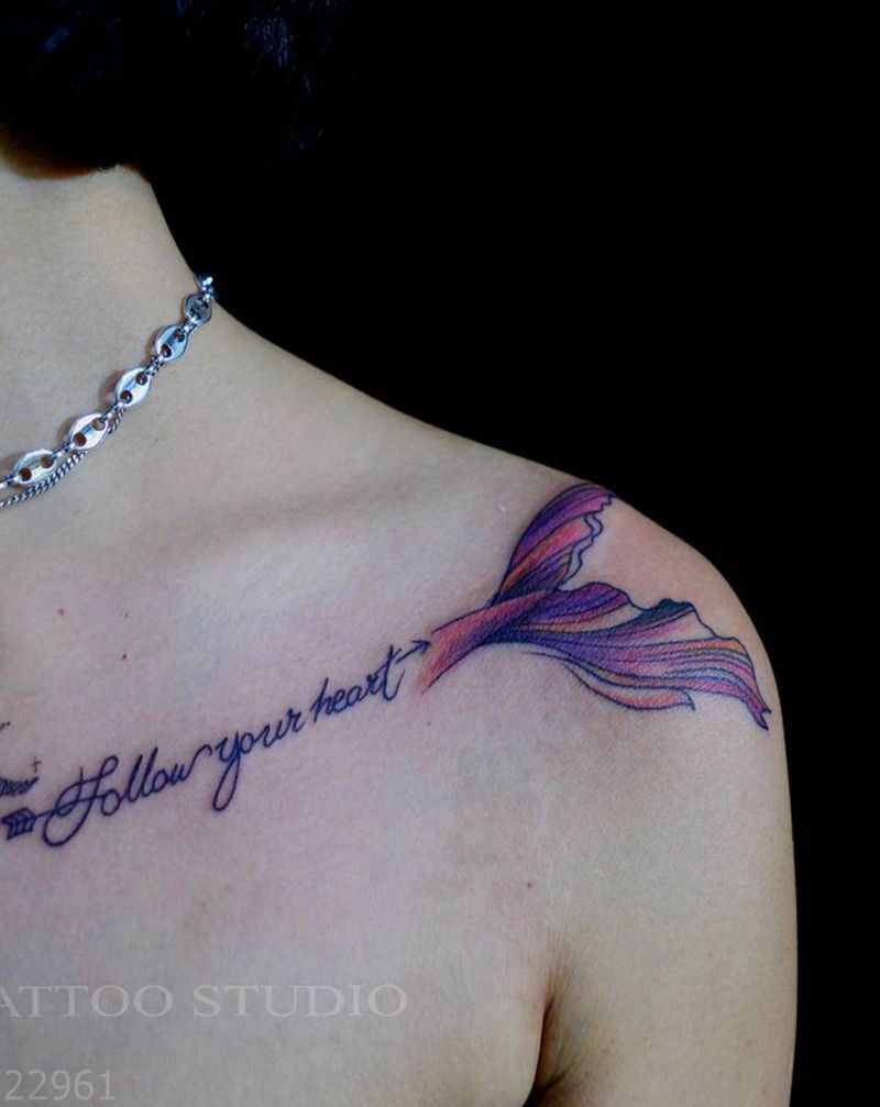 锁骨小清新纹身图片_胸部肩部纹身图案