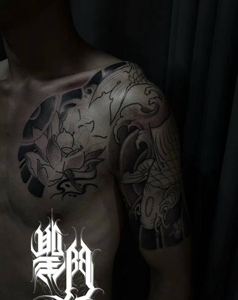 半甲锦鲤纹身图片_肩部手臂纹身图案