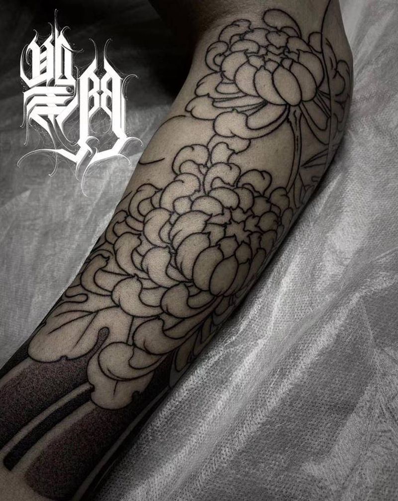 菊花臂纹身图片_手臂老传统纹身图案