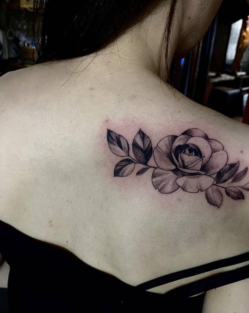 花纹身图片_背部新传统纹身图案