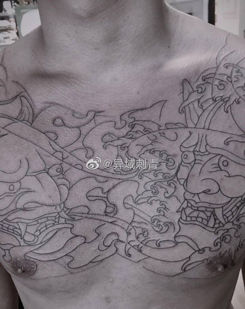 般若花胸纹身图片_胸部纹身图案