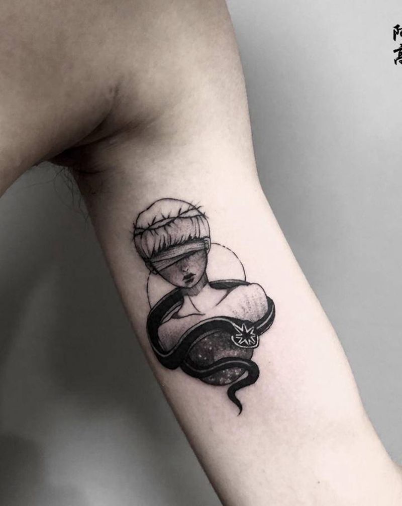 暗黑小图纹身图片_手臂点刺纹身图案