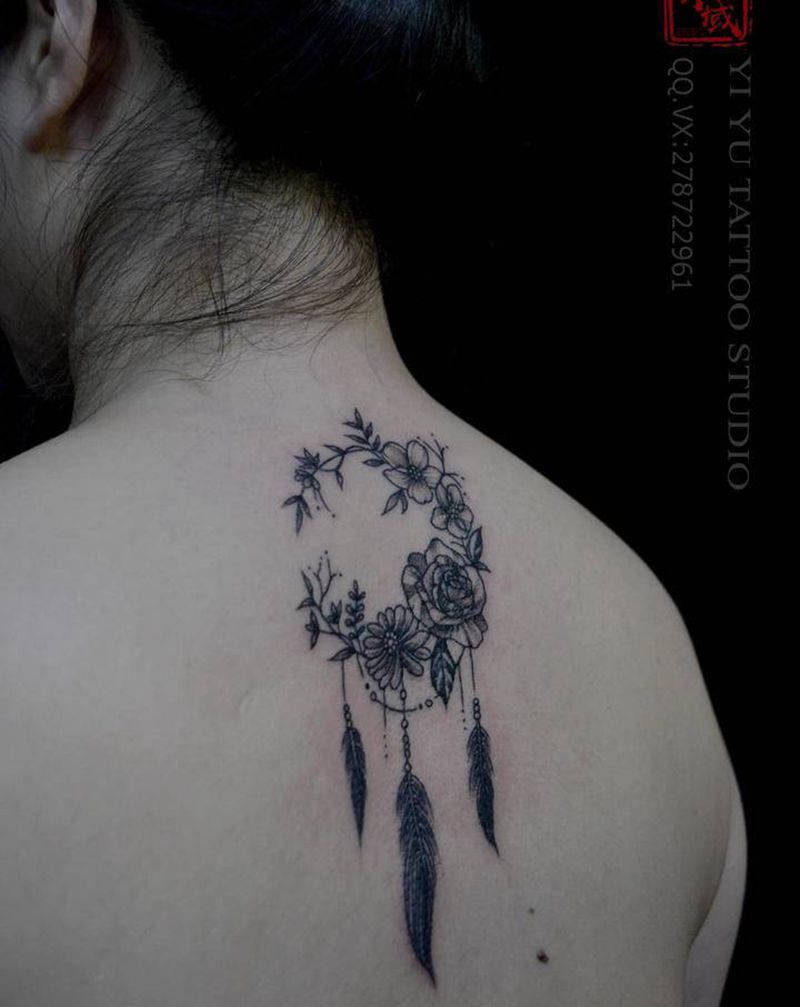 素花羽毛纹身图片_背部颈部纹身图案