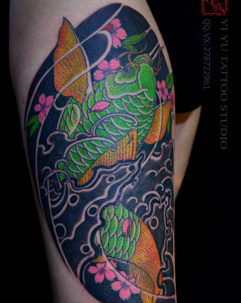 鲤鱼纹身图片_腿部纹身图案