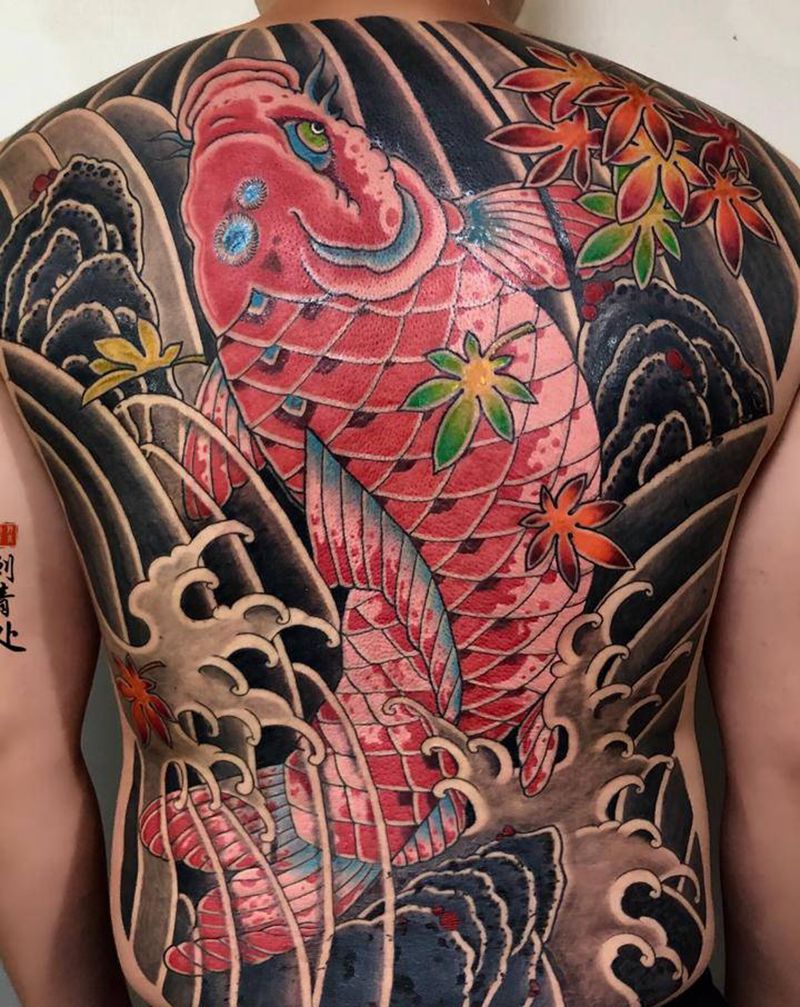 鲤鱼满背纹身图片_背部老传统纹身图案