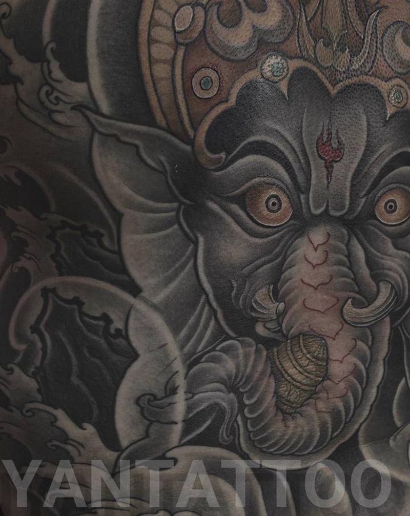 象神纹身图片_背部新传统象神纹身图案