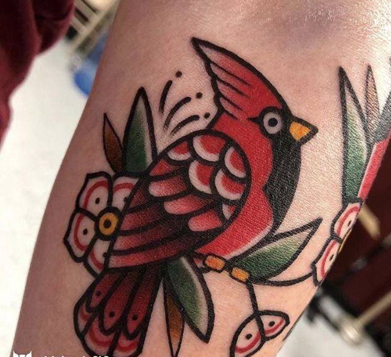 鸟纹身图片_手臂Old School鸟纹身图案