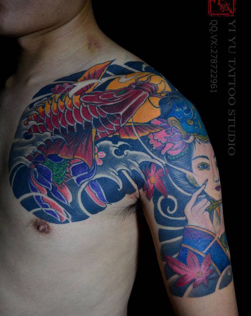 鲤鱼半甲纹身图片_手部胸部纹身图案