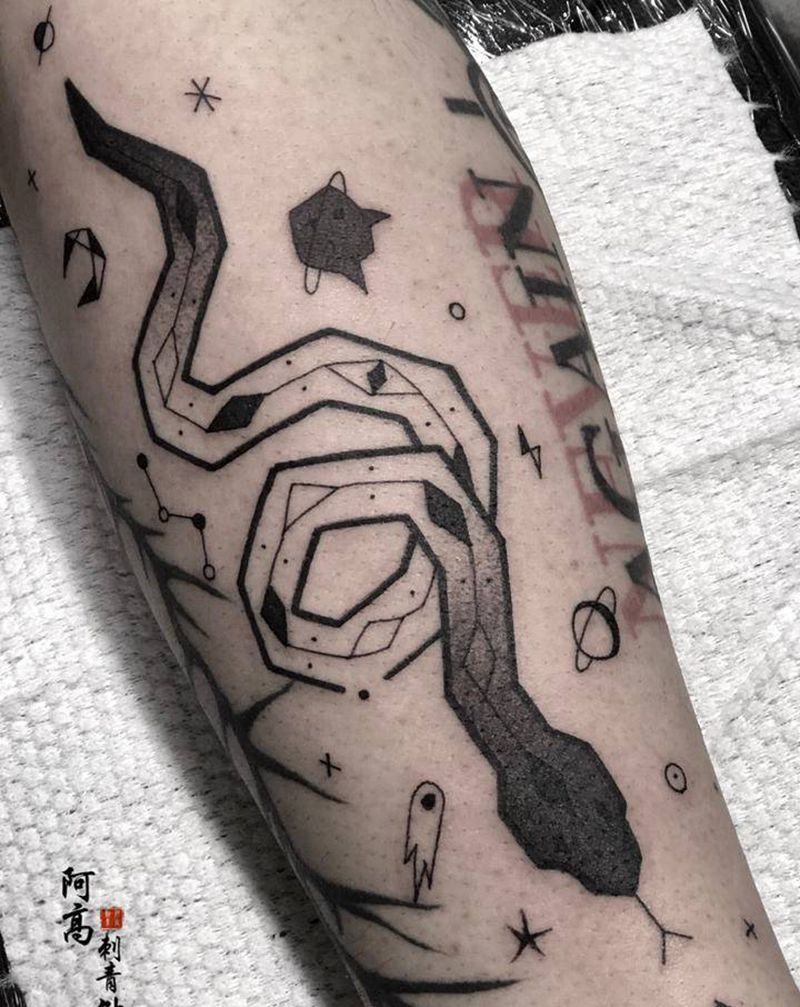 几何蛇纹身纹身图片_手臂几何点刺纹身图案