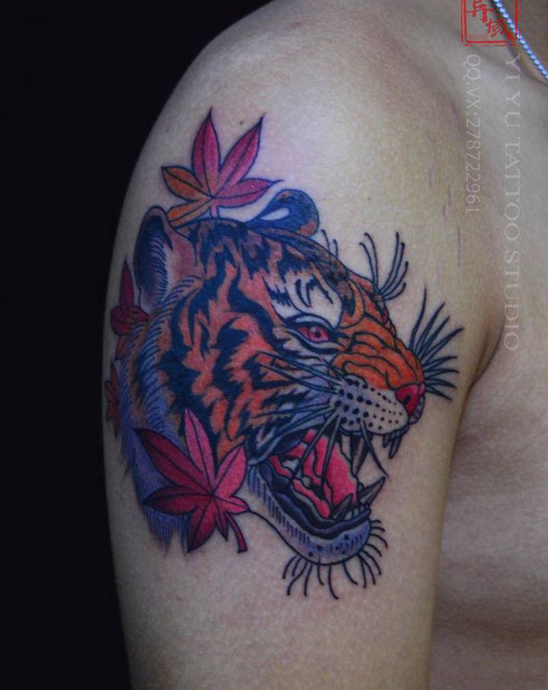老虎纹身图片_手部纹身图案
