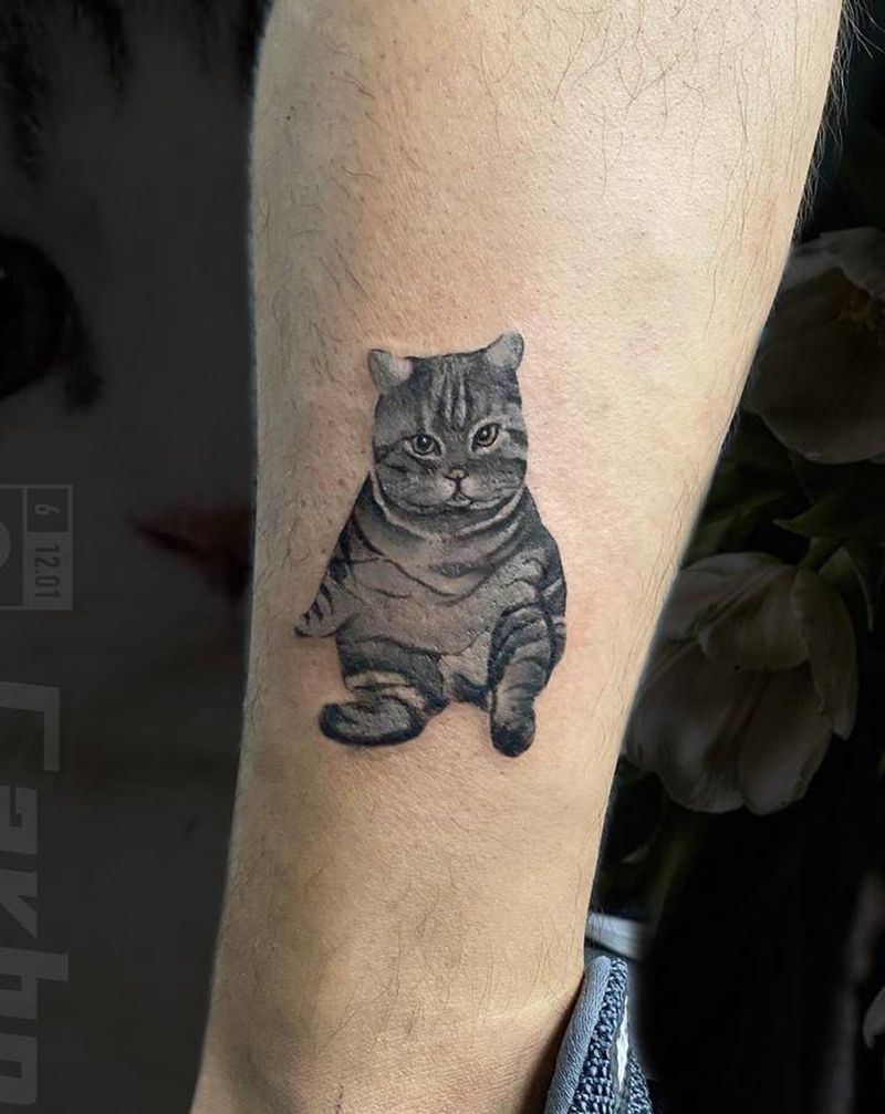 猫纹身图片_腿部欧美写实猫纹身图案