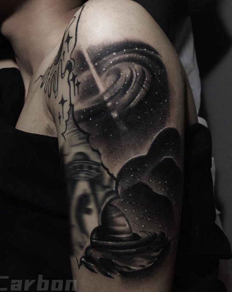 太空船纹身图片_手臂欧美写实太空船银河山纹身图案