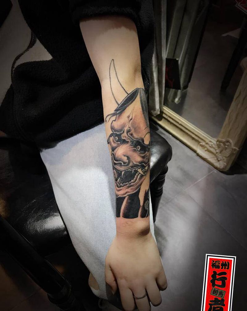 般若纹身图片_手部新传统纹身图案