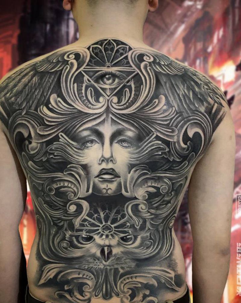 上帝之眼纹身图片_背部欧美写实上帝之眼猫头鹰写实纹身图案