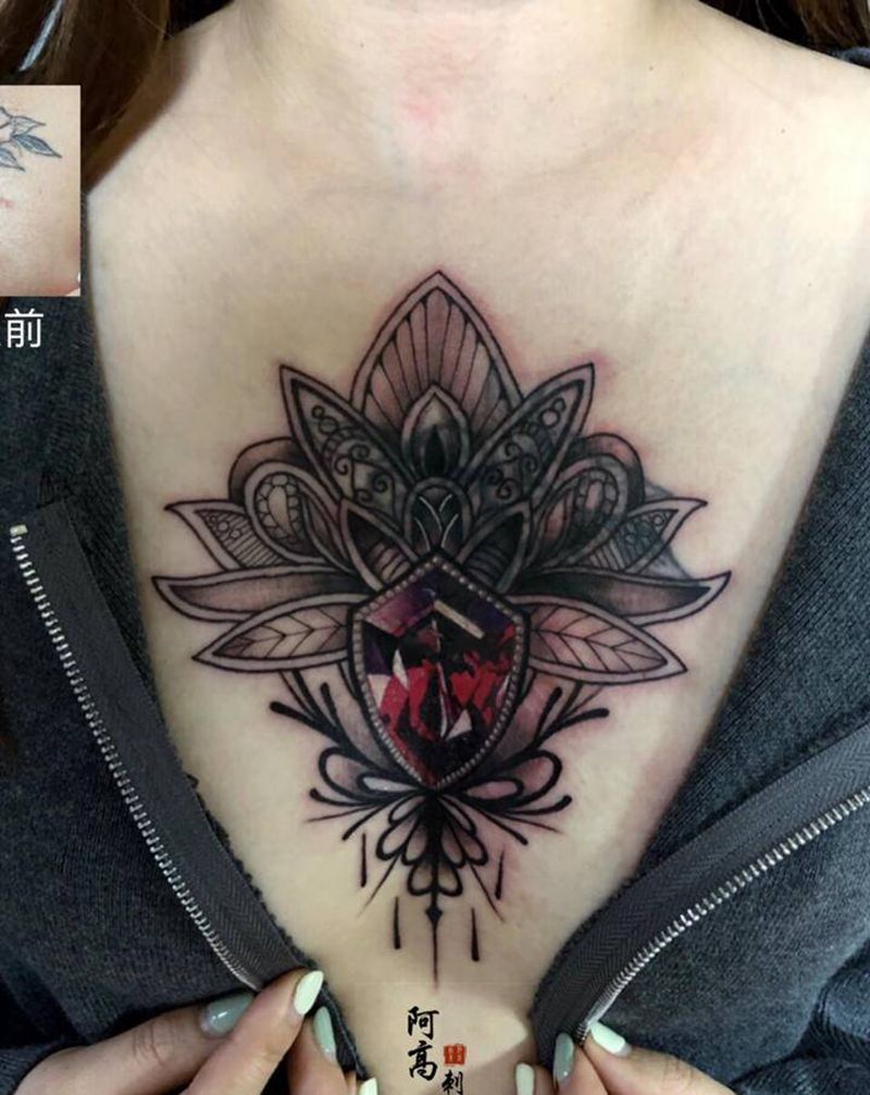 疤痕遮盖纹身图片_胸部点刺纹身图案