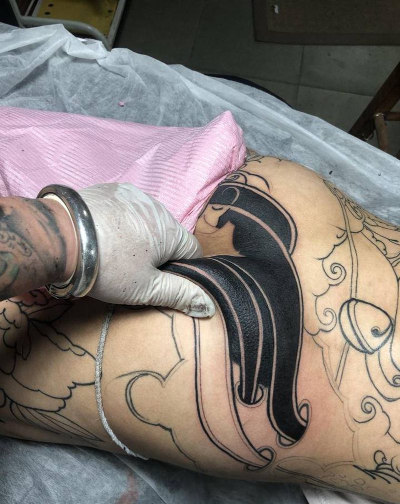 爆pp纹身图片_臀部老传统纹身图案