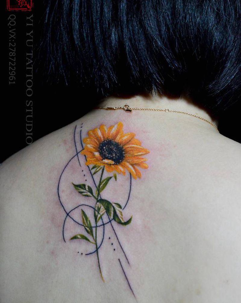 向日葵纹身图片_颈部纹身图案