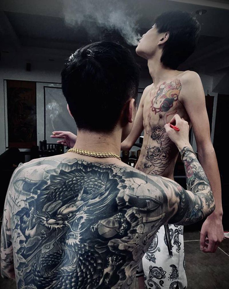 开衫日式纹身图片_胸部腰部老传统老传统 申猴老虎纹身图案