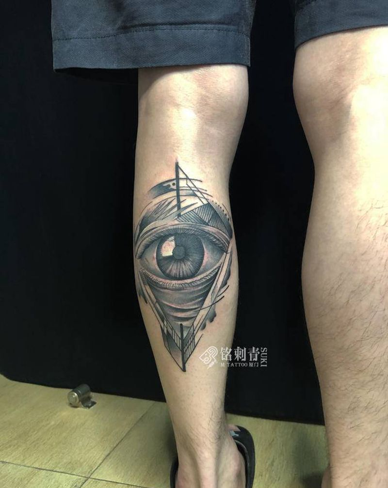 眼睛纹身图片_腿部欧美写实纹身图案