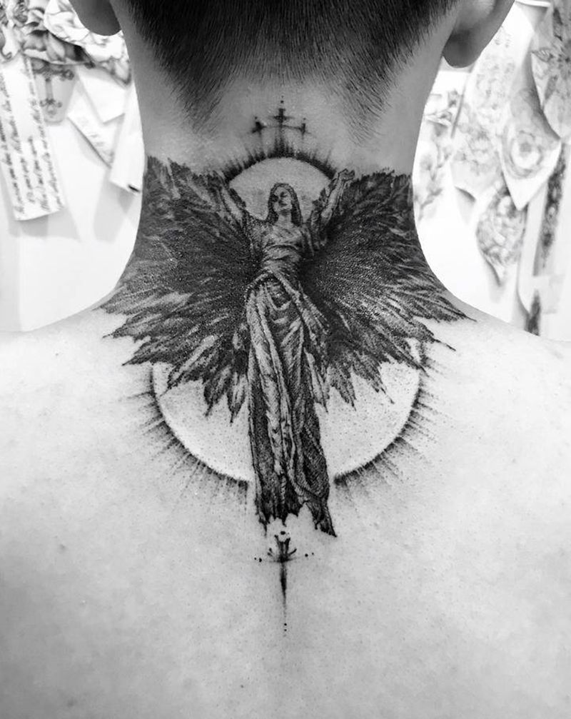 旧纹身遮盖修改设计纹身图片_颈部欧美写实点刺纹身图案