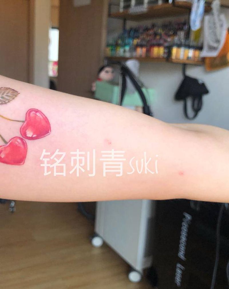 樱桃纹身图片_小清新纹身图案