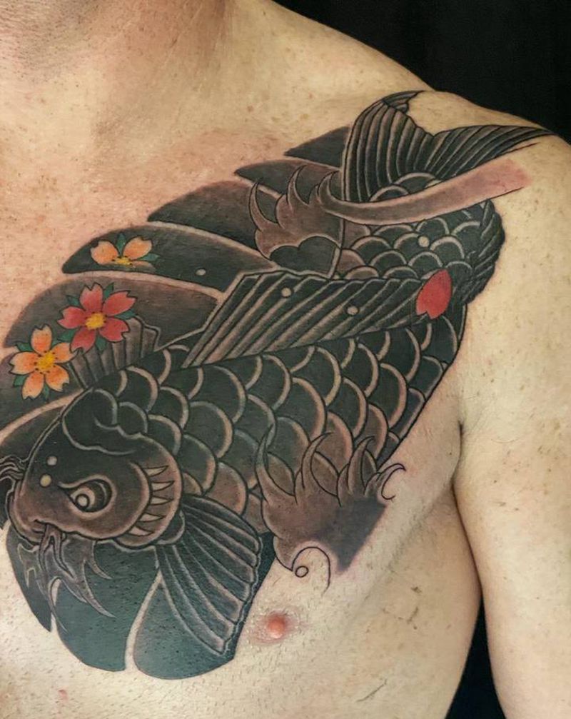 日式传统鲤鱼纹身图片_胸部老传统遮盖纹身图案