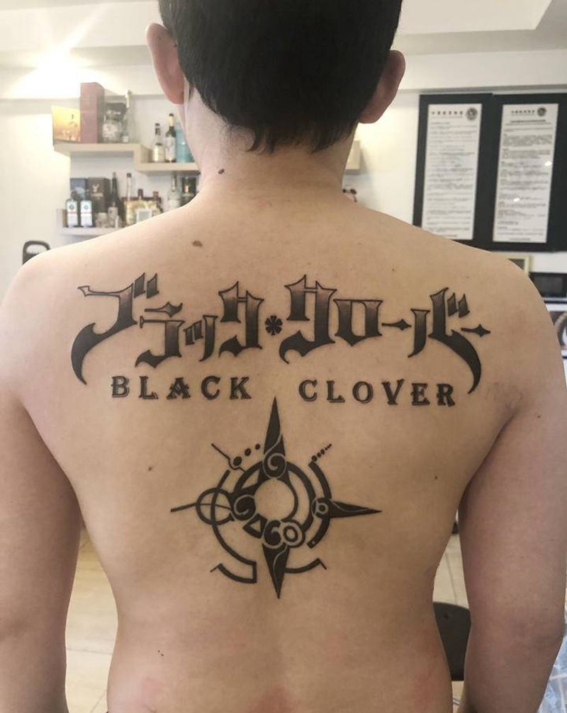 图腾➕花体英文纹身图片_背部花体字图腾纹身图案