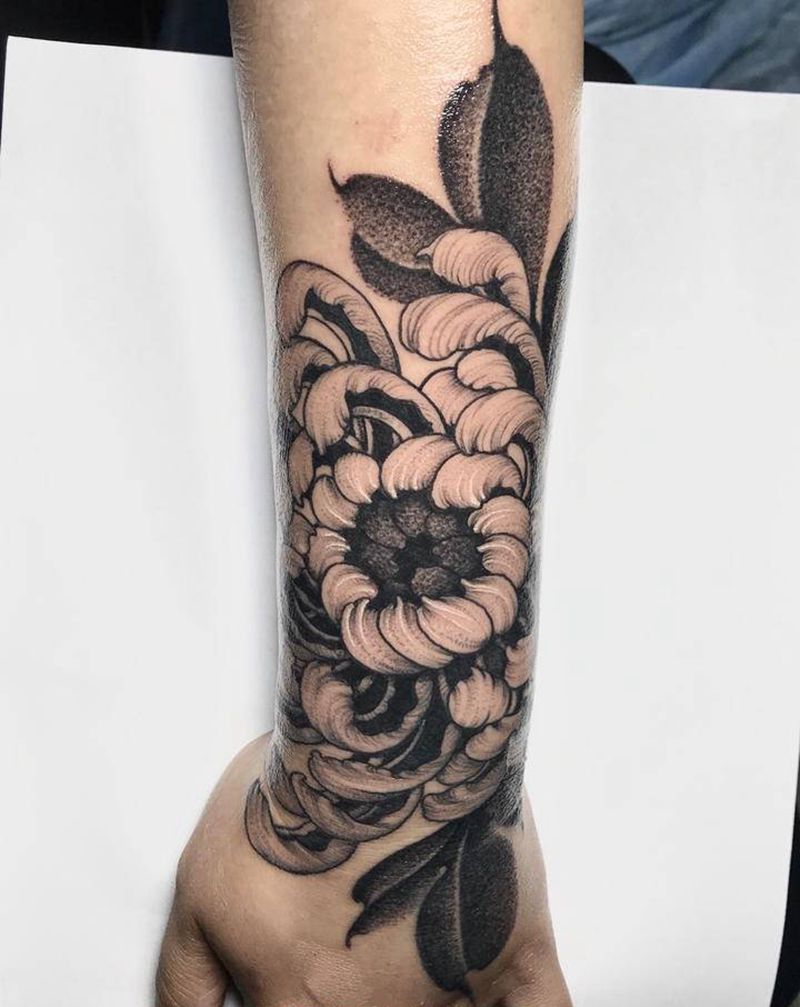 菊花纹身图片_手部新传统New School纹身图案