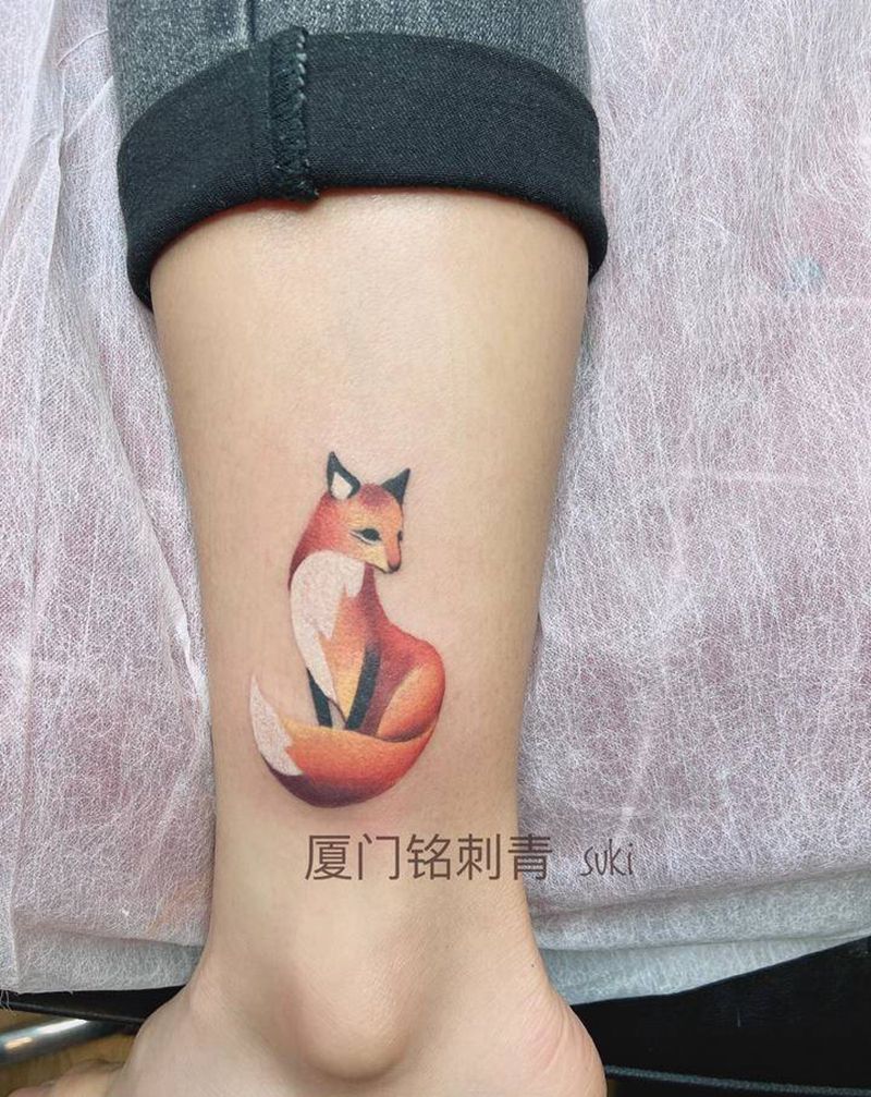 狐狸纹身图片_腿部彩色小清新纹身图案