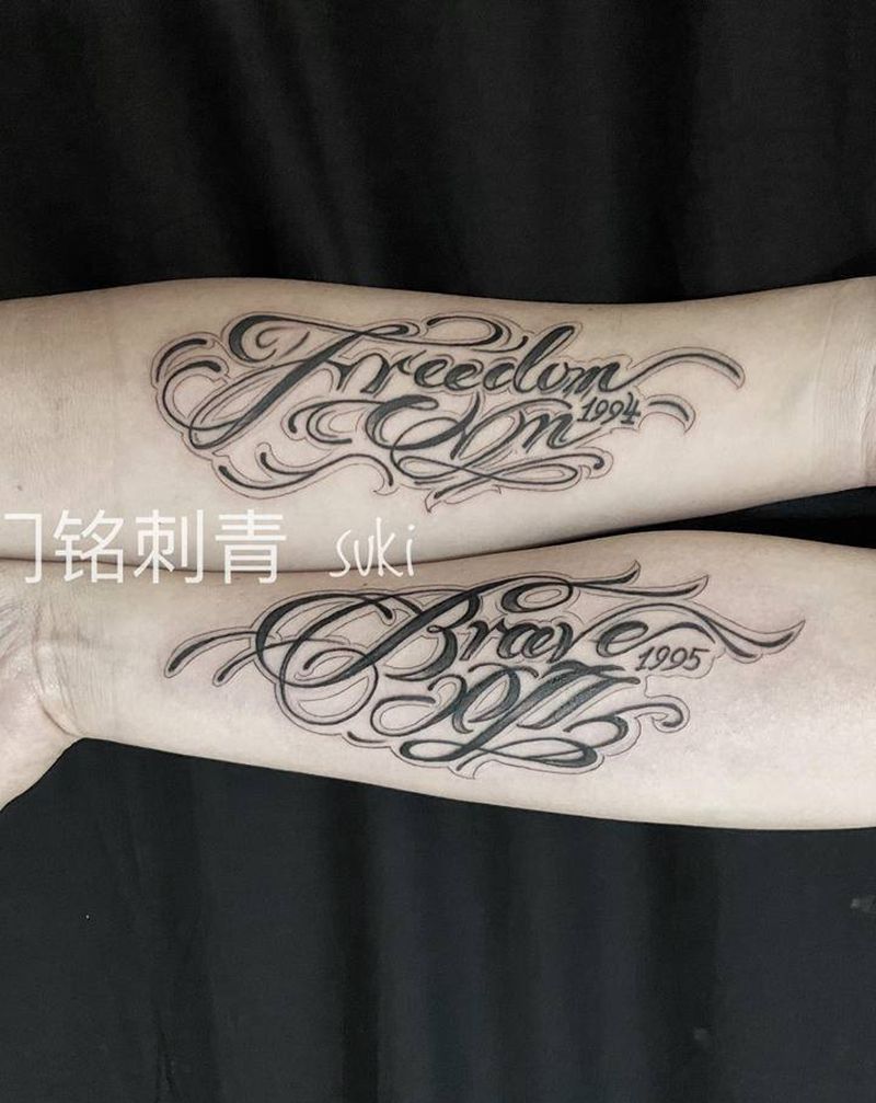 花体英文一对儿纹身图片_手臂花体字客人自带图纹身图案