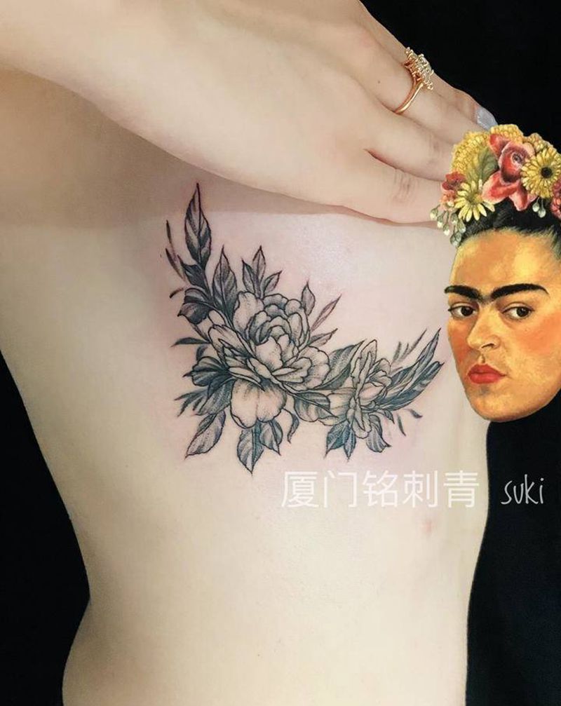 素花纹身图片_胸部素花疤痕遮盖纹身图案